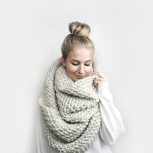 CROCHET PATTERN ⨯ Crochet Infinity Blanket Scarf, Chunky  ⨯ The Jacmel