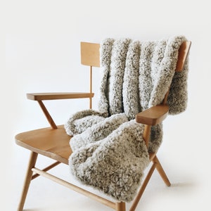 KNITTING PATTERN Blanket, Afghan, Throw The Paix Faux Fur image 1