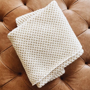 CROCHET PATTERN Blanket, Honeycomb Afghan Throw The Bourdon image 4