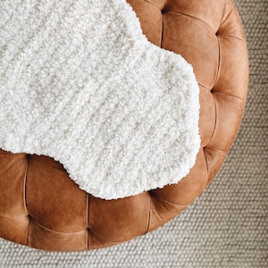 CROCHET PATTERN ⨯ Sheepskin Blanket Rug ⨯ The Aksan