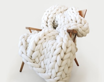 KNITTING PATTERN ⨯ Extreme Mega Knit Blanket, Afghan, Throw ⨯ The Chambellan