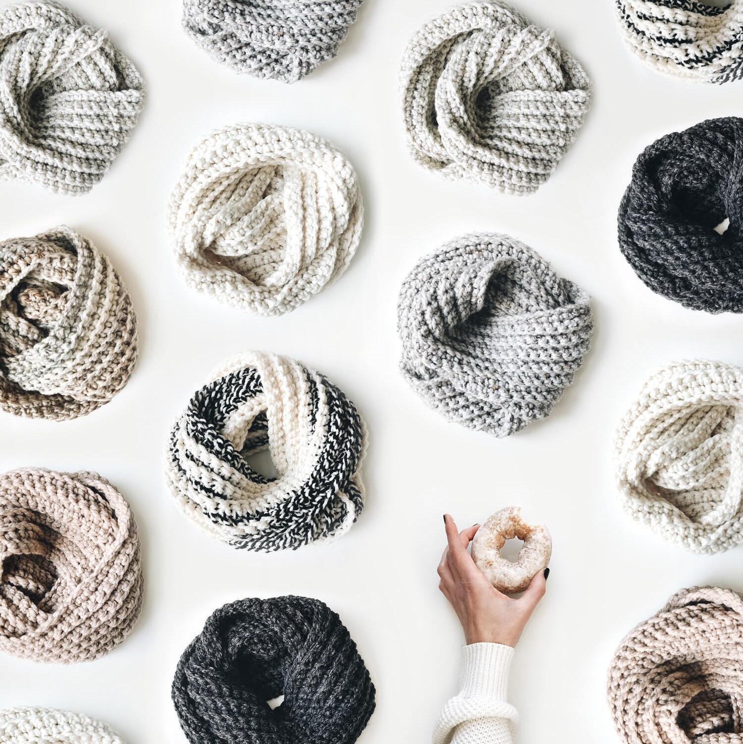 CROCHET PATTERN ⨯ Chunky Infinity Circle Scarf, Ribbed ⨯ the Léogâne ...