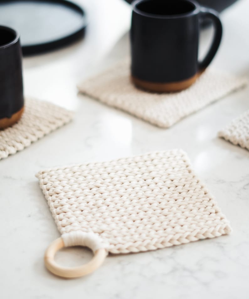 CROCHET PATTERN Coasters, kitchen decor The Croix image 2