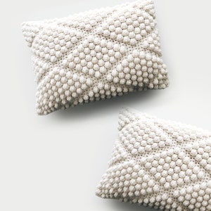 CROCHET PATTERN ⨯ Diamond bobble pillow ⨯ The Labadee