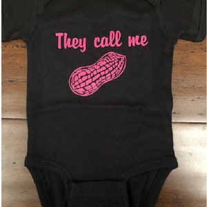 Peanut baby onesie® Mommy's little peanut Daddy's little peanut Peanut baby bodysuit Funny little peanut Peanut baby shower Black w/pink design