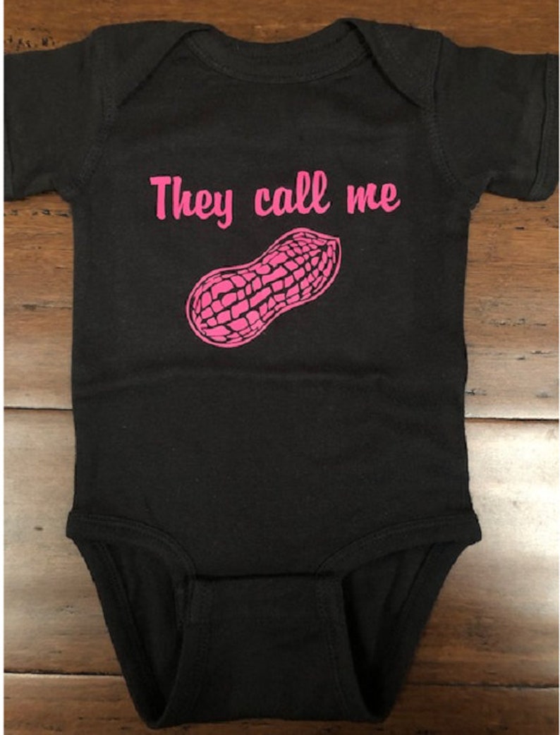 Peanut baby onesie® Mommy's little peanut Daddy's little peanut Peanut baby bodysuit Funny little peanut Peanut baby shower Black w/pink design