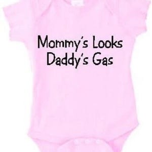 Funny Baby Onesie: Mommy&#39;s Looks, Daddy&#39;s Gas