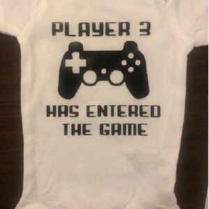 プレイヤー3 ベビーワンジー® 幼児用ワンピースボディスーツ 未来のゲーマー ビデオゲーム
