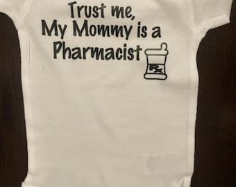 Body de bebé de una pieza para mamá farmacéutica ® Divertido body para bebé Regalo de ducha