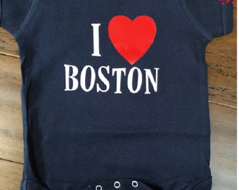 Boston Baby Body® - Boston Einteiler - Boston Strampelanzug® - Born in Boston - Säugling Boston Shirt - Boston Baby Body