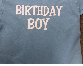 Camiseta personalizada para aniversariante: nome e idade personalizados para festa infantil e juvenil