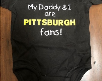 Body une pièce pour bébé Pittsburgh Baby Onesie ® Football Hockey Fan de sports