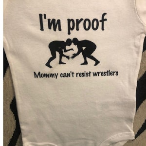Macacão de bebê Wrestle® - peça única para bebê - body de luta livre - presente de chá de bebê engraçado para mamãe - roupas esportivas