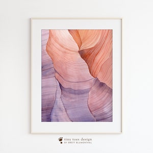 K&ouml;nnte beinhalten: Abstrakte Aquarellmalerei eines Canyons in Rosa-, Orange- und Lilat&ouml;nen. Das Gem&auml;lde zeigt eine Nahaufnahme der geschichteten Felsformationen.