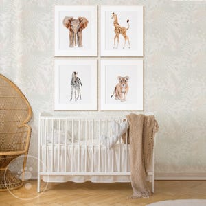 Set van 4 prints met safari-dieren, jungle-thema muurdecoratie voor de speelkamer.