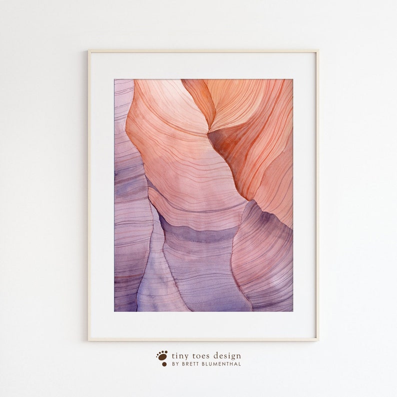 K&ouml;nnte beinhalten: Abstrakte Aquarellmalerei eines Canyons in Rosa-, Orange- und Lilat&ouml;nen. Das Gem&auml;lde zeigt eine Nahaufnahme der geschichteten Felsformationen.