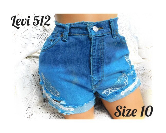 size 4 levi shorts