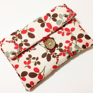 Floral iPhone 15 Sleeve, iPhone 11 / 12 / 13 / 14 / XS Pro, Max Plus, iphone 13 case, crossbody handmade, iPhone 12 Pro, Phone Cover Case.