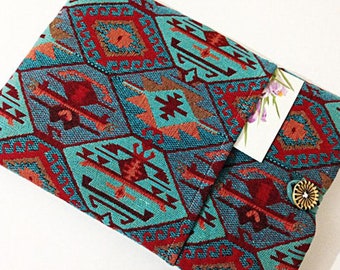 Bohemian MacBook Pro 13 Sleeve: Kilim-Inspired Padded Case