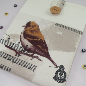 Bird MacBook Pro/Air Case: Chenille Cotton Laptop Bag