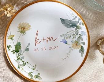 Custom Wildflower Wedding Gift Ring Dish • Perfect Engagement Gift • Personalized Dainty Jewelry • Minimalist Gift for Bride • Ring Holder