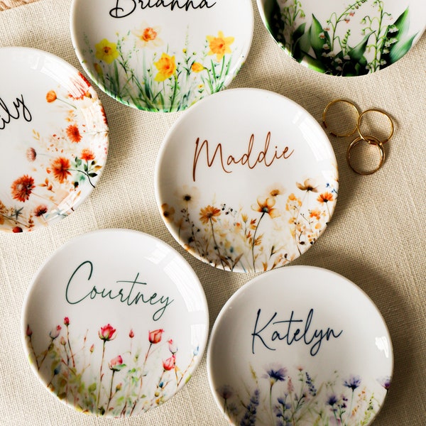 Birth Month Flower Ring Dish With Name • Perfect Bridesmaid, Mom or Best Friend Gift • Custom Name Gift for Her Birthday