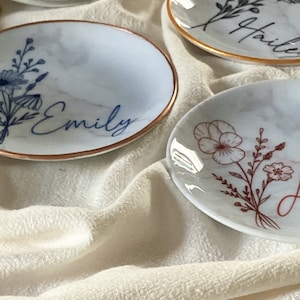Personalized Birth Flower Ring Dish • Perfect Bridesmaid or Best Friend ...
