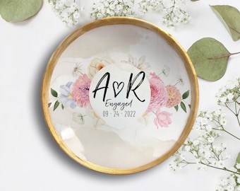 Ceramic Engagement Ring Dish for Couple • Botanical Ring Holder Gift for Bride To Be • Initials and Date • Perfect Gift for Her Wedding