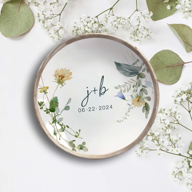 Custom Wildflower Wedding Gift Ring Dish Perfect Engagement Gift Personalized Dainty Jewelry Minimalist Gift for Bride Ring Holder Indigo blue