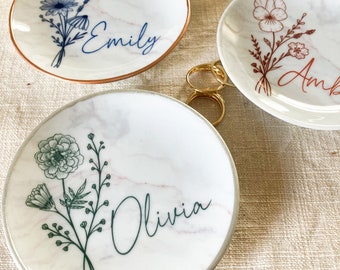 Personalized Birth Flower Ring Dish: Custom Ceramic Jewelry Holder