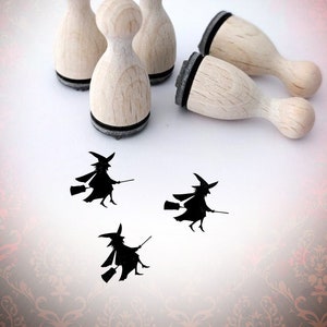 Mini Stamp Witch op Bezemstempel