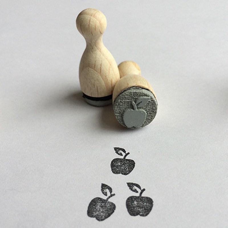 Woodies Mini Timbro A Forma Di Candela In Legno - 1,5x1,5x3 Cm, Gomma Naturale, Per Scrapbooking E DIY