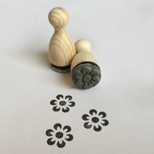 Mini Stamp Vintage Flower round