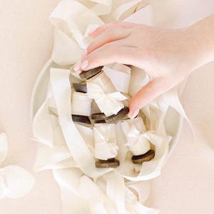 Cinta de seda blanca suave - Cinta para ramo de boda color blanco roto - Cinta para invitación de boda