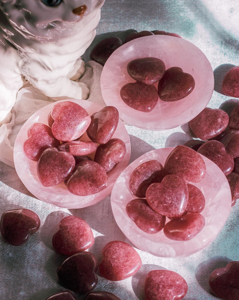 Natural strawberry quartz heart palm stone, hand-shaped for romantic gifts, crystal collectors, and Valentine’s Day.