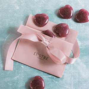 Natural strawberry quartz heart stone for gifting, ideal for Valentine’s Day, meditation, or crystal collections.