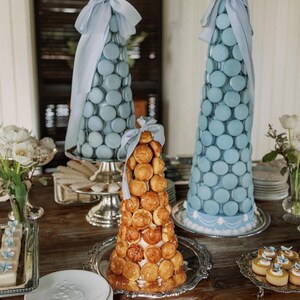 french blue silk ribbon on wedding dessert table design