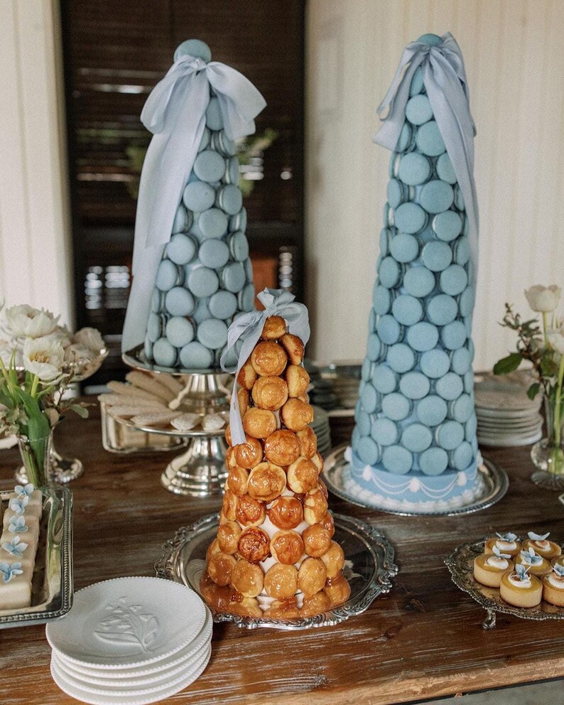 french blue silk ribbon on wedding dessert table design