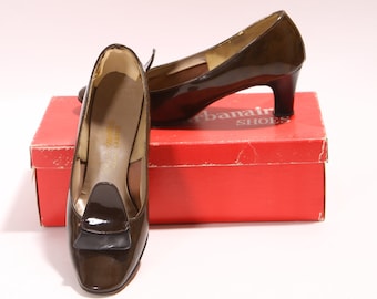 1960s Brown Swirl Detailed Toe High Heel Shoes Pumps by Antoinettes -Size 7