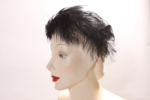 1950s Black Feather and Velvet Swirl Casque Forma… - image 3