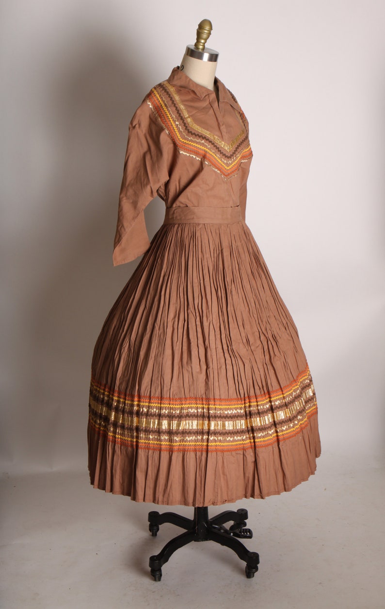 1950s Light Brown, Copper and Gold Soutache Ric Rac Trim 3/4 Length Sleeve Blouse with Matching Pleated Skirt Two Piece Patio Outfit S image 6