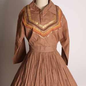 1950s Light Brown, Copper and Gold Soutache Ric Rac Trim 3/4 Length Sleeve Blouse with Matching Pleated Skirt Two Piece Patio Outfit S image 4