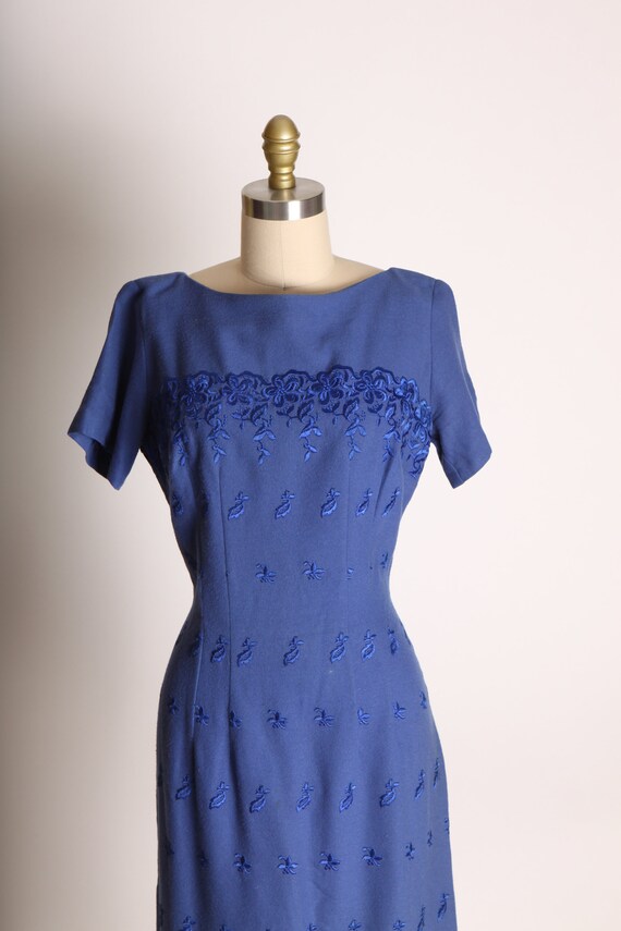 1950s Blue Floral Embroidery Short Sleeve Wiggle … - image 3