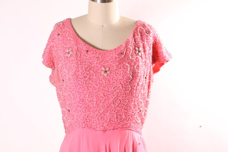 1960s Pink Short Sleeve Swirl Floral Beaded Chiffon Overlay Plus Size Volup Dress L image 4