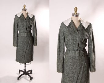 1940s Gray Green and White Flecked Tweed Long Sleeve Belted Jacket with Matching Wiggle Skirt Two Piece Skirt Suit by Winston -XS
