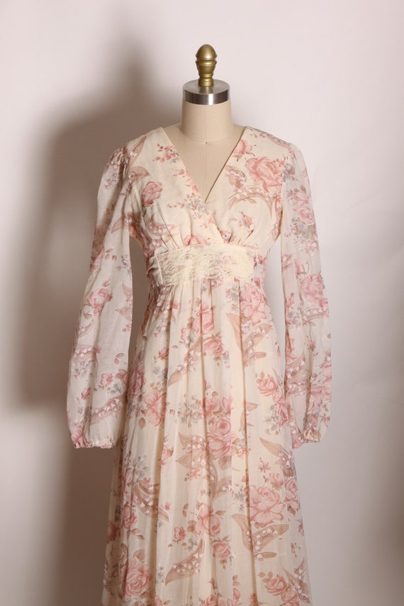 1970s Cream and Pink Long Sleeve Floral Rose Prin… - image 2