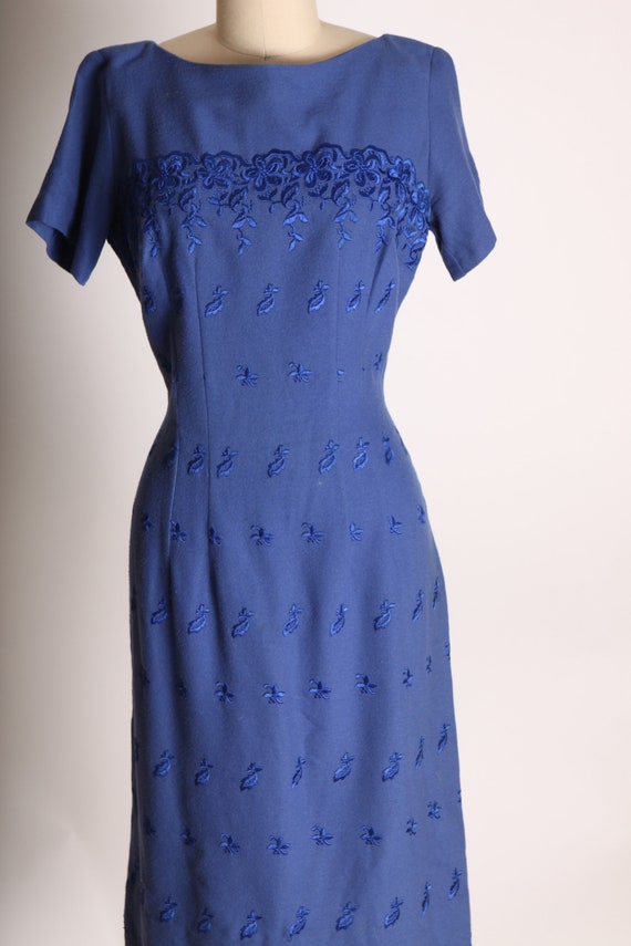 1950s Blue Floral Embroidery Short Sleeve Wiggle … - image 4