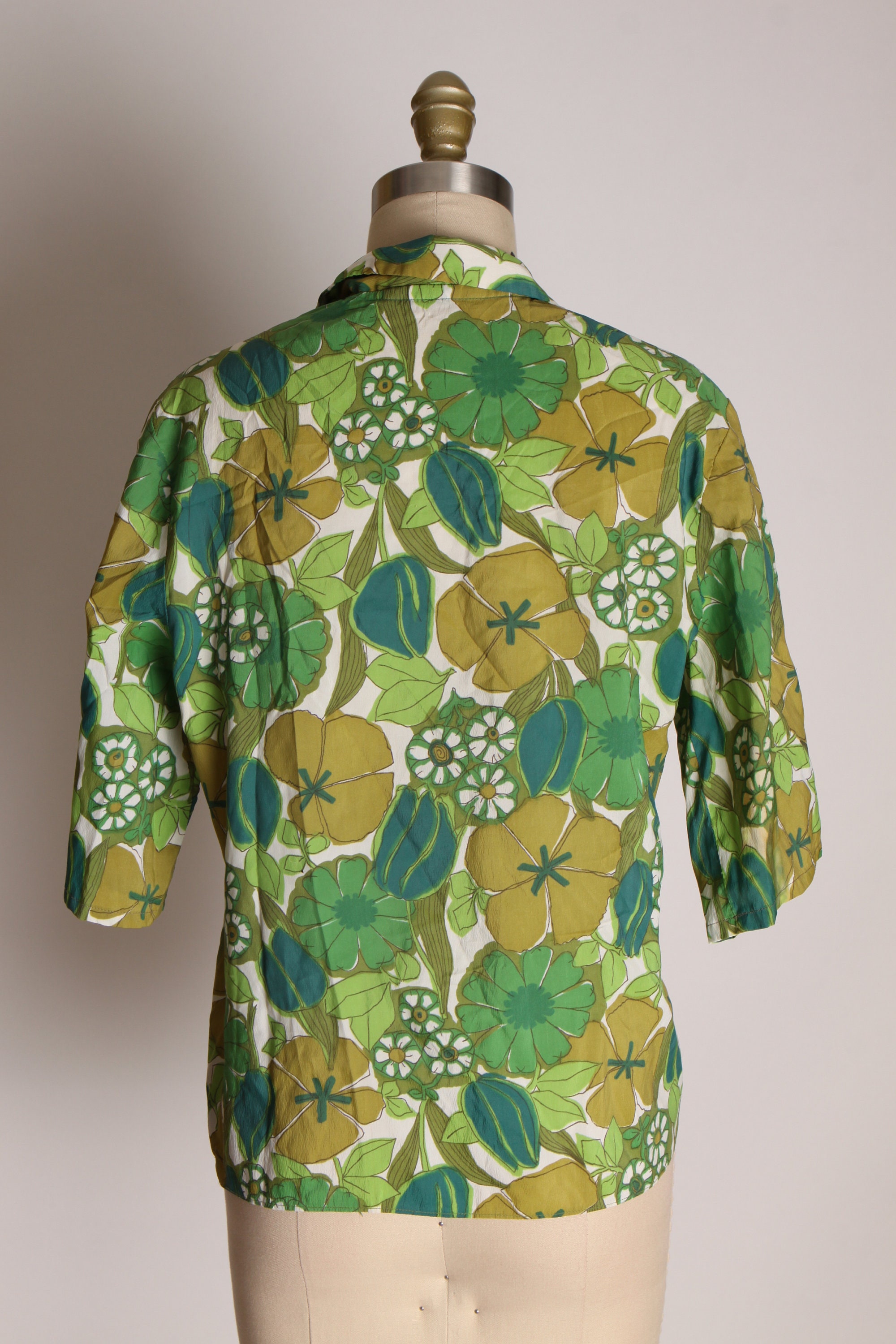 1950s Green and White Floral Hawaiian Print Button Up 3/4 Sleeve Blouse ...