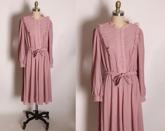 1970s Dusty Rose Pink Long Sleeve Lace Trim Fit and Flare Prairie Cottagecore Dress by Fredericks of Hollywood -XL