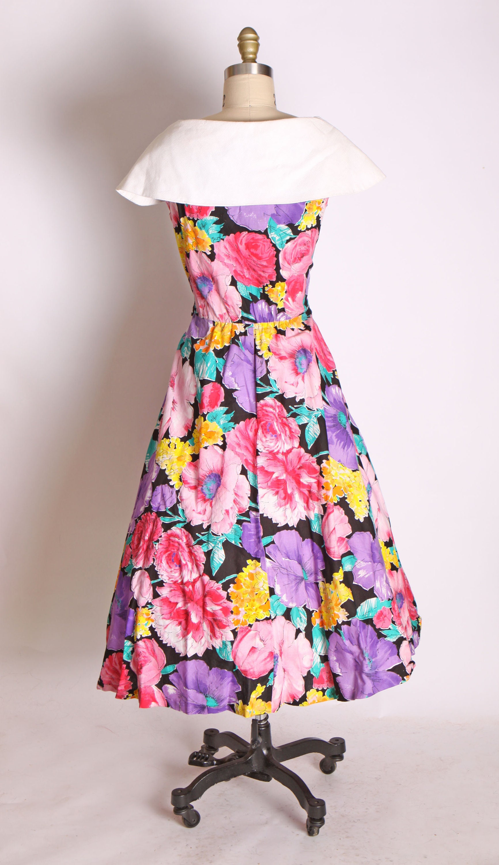 1980s Does 1950s Oversized Floral Print Pink Yellow and Purple Flower ...